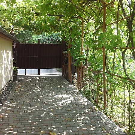 Ferienwohnung Dvorik Na Bolshom Fontane Odessa Exterior foto