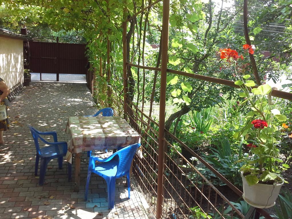 Ferienwohnung Dvorik Na Bolshom Fontane Odessa Exterior foto